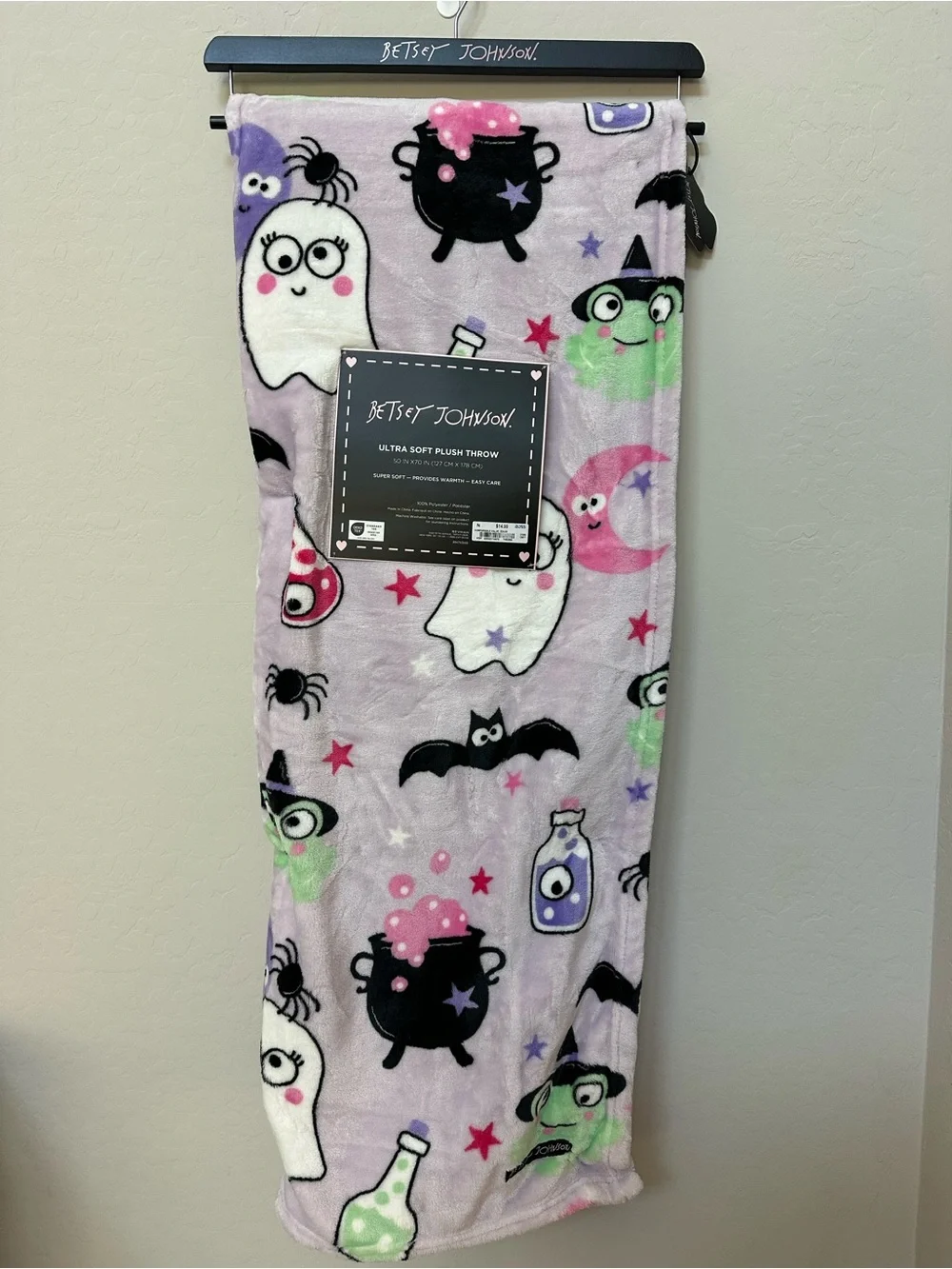 NWT Betsey Johnson Halloween Ultra Soft Plush Throw Blanket 50x70 Purple Spooky